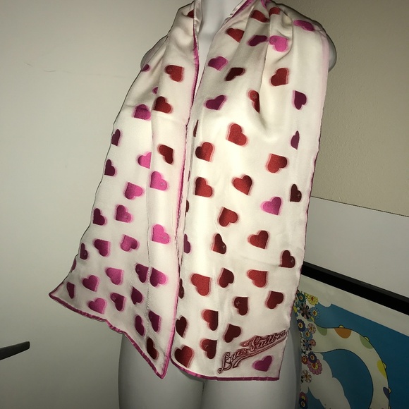 Louis Vuitton silk 3D ❤️ Heart Valentine’s day Rare Scarf Vintage - Picture 4 of 6